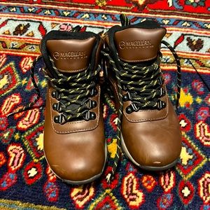 Magellan Boys waterproof boots sz 13D